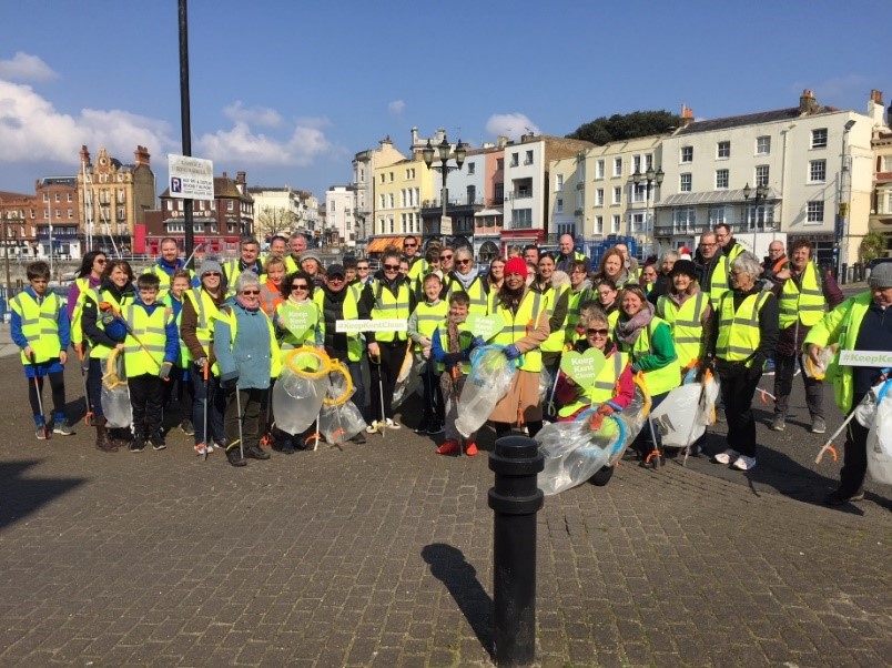 Large group of litter pick volunteers in high viz in Ramsgate